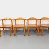 Suite de 4 fauteuils en pin des années 60 70