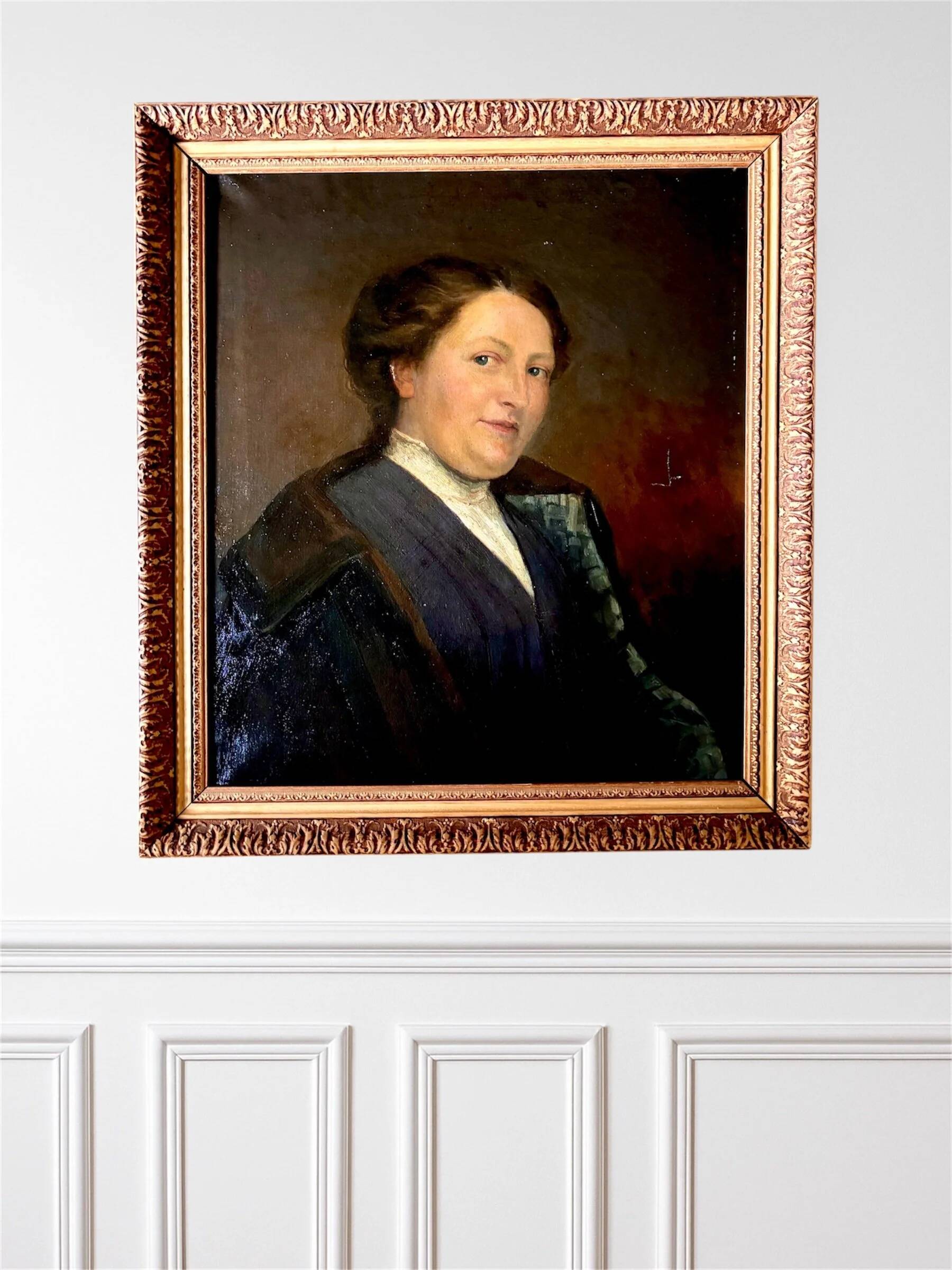 Portrait of a woman, oil painting on canvas with wooden molded frame