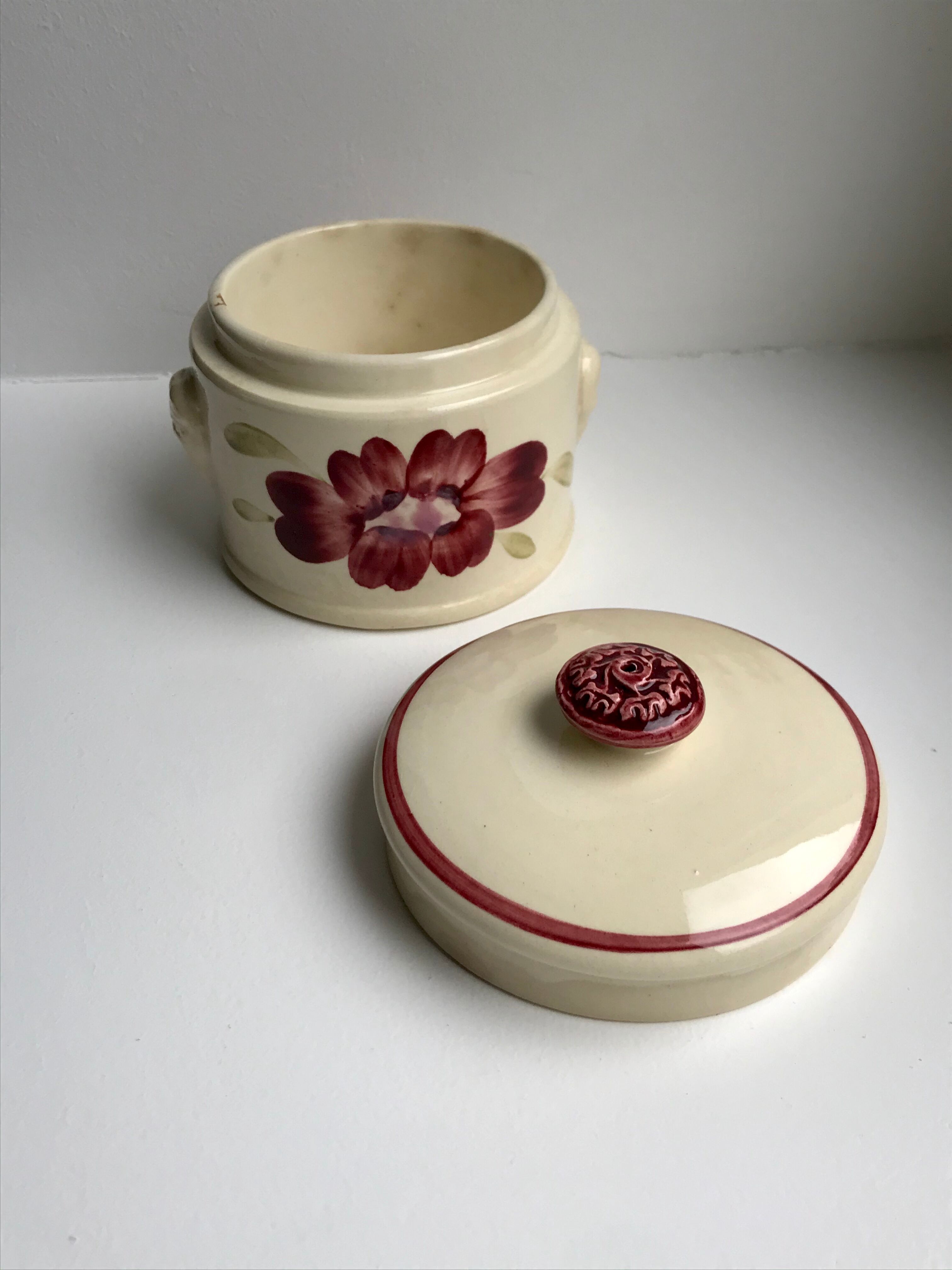 Digoin Sarreguemines model "Marguerite" hand-painted box 50s