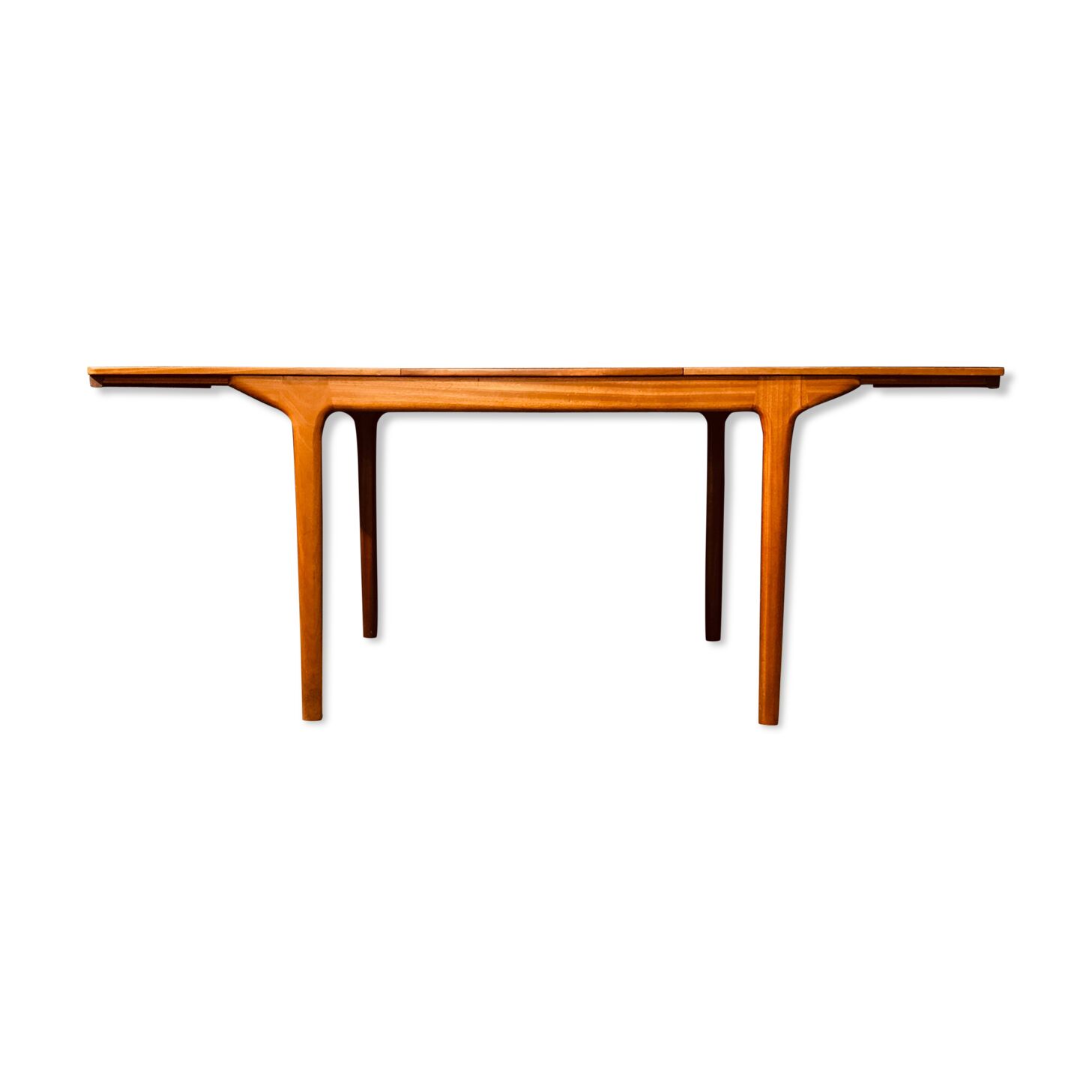 McIntosh extending table designed by Tom Robertson