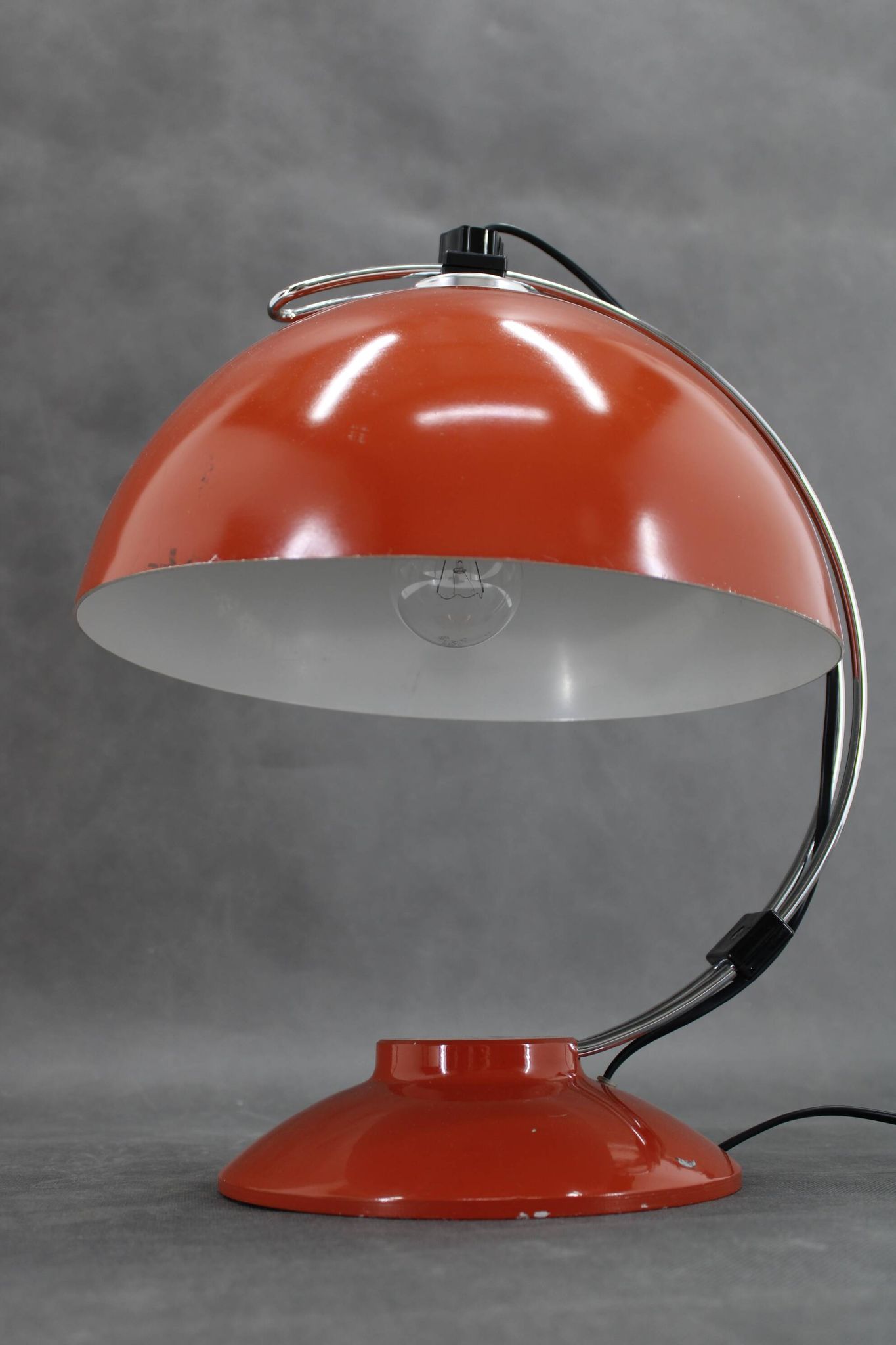 Lampe de table rouge des années 1970, Tchécoslovaquie