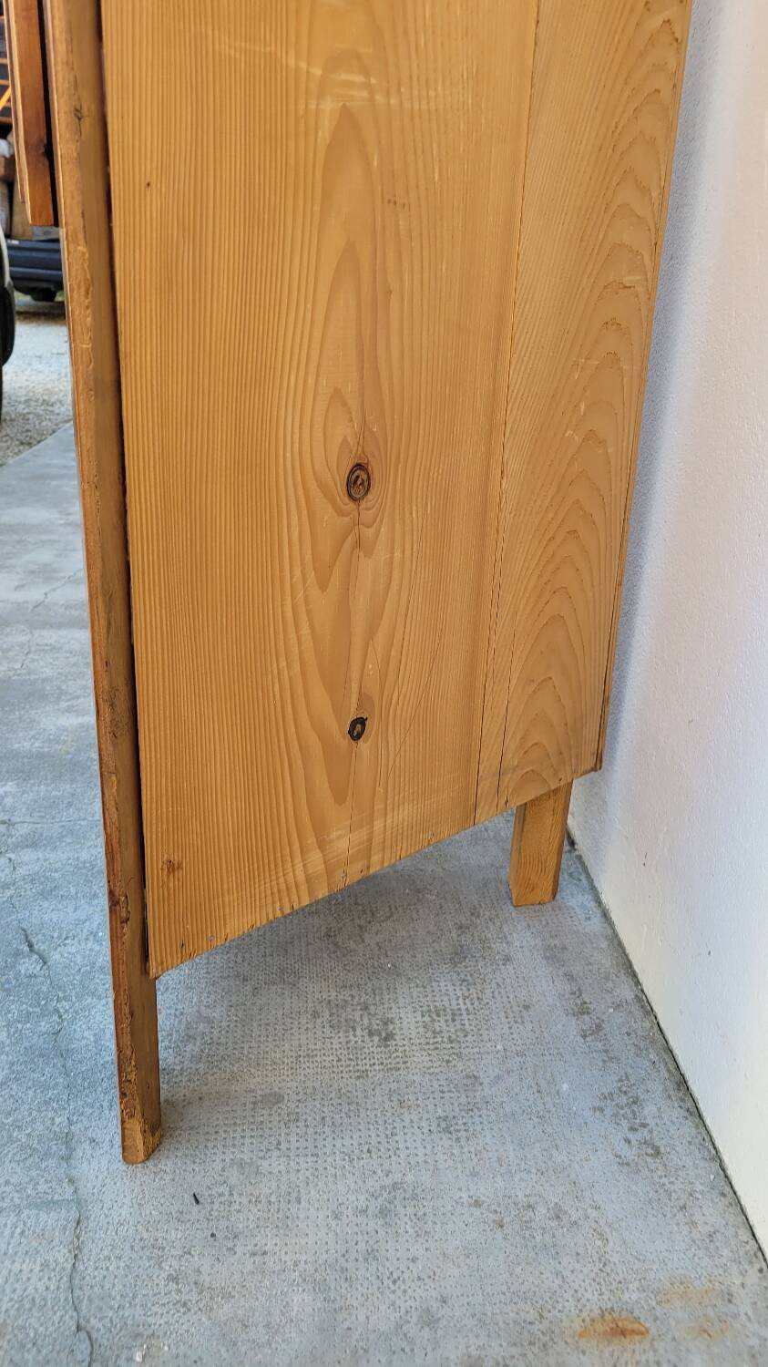 Corner glazed corner cabinet in old cherry wood 1900s