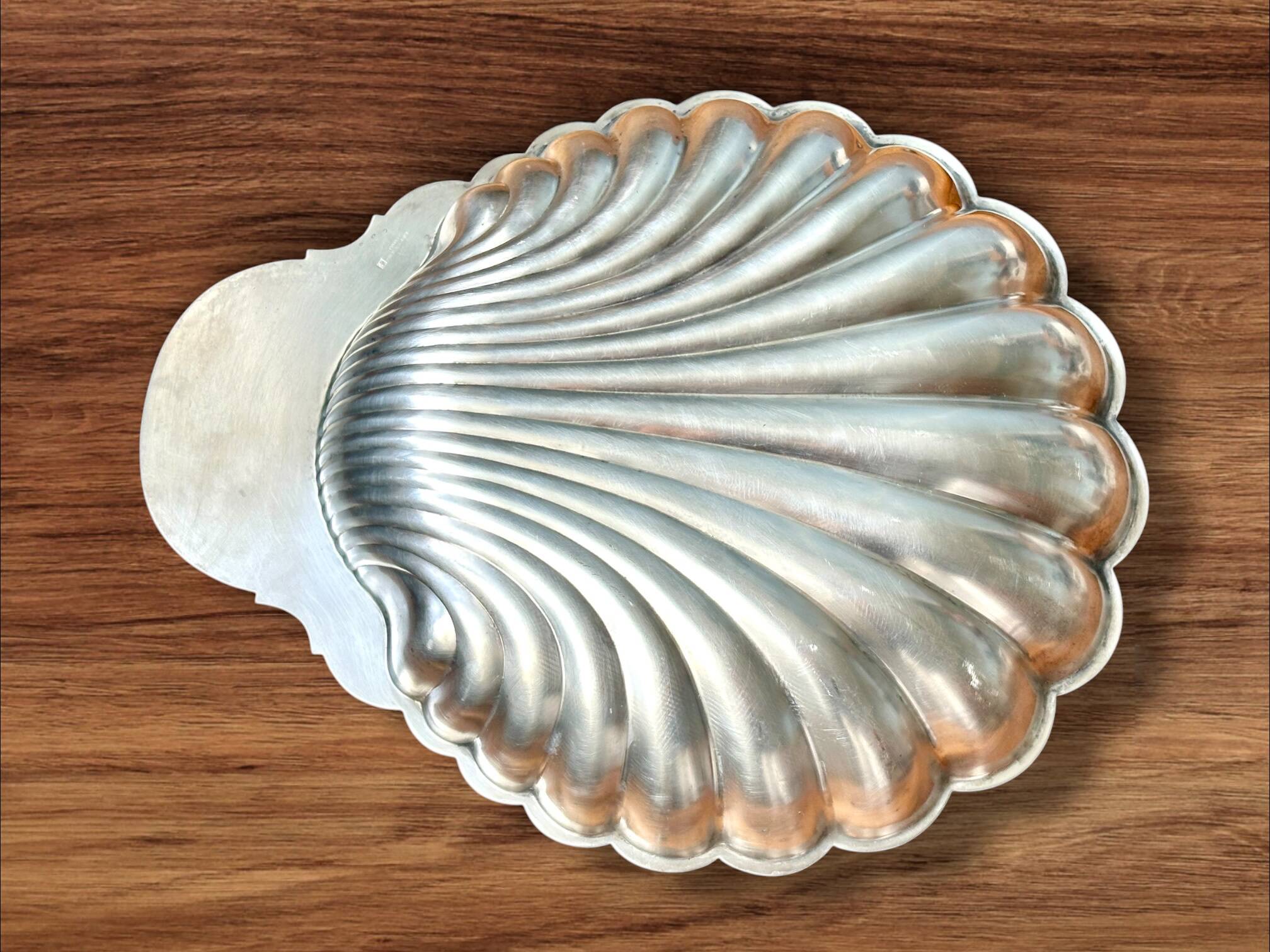 Grand plat de service Fleuron - Christofle en métal argenté forme coquille