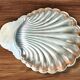 Grand plat de service Fleuron - Christofle en métal argenté forme coquille