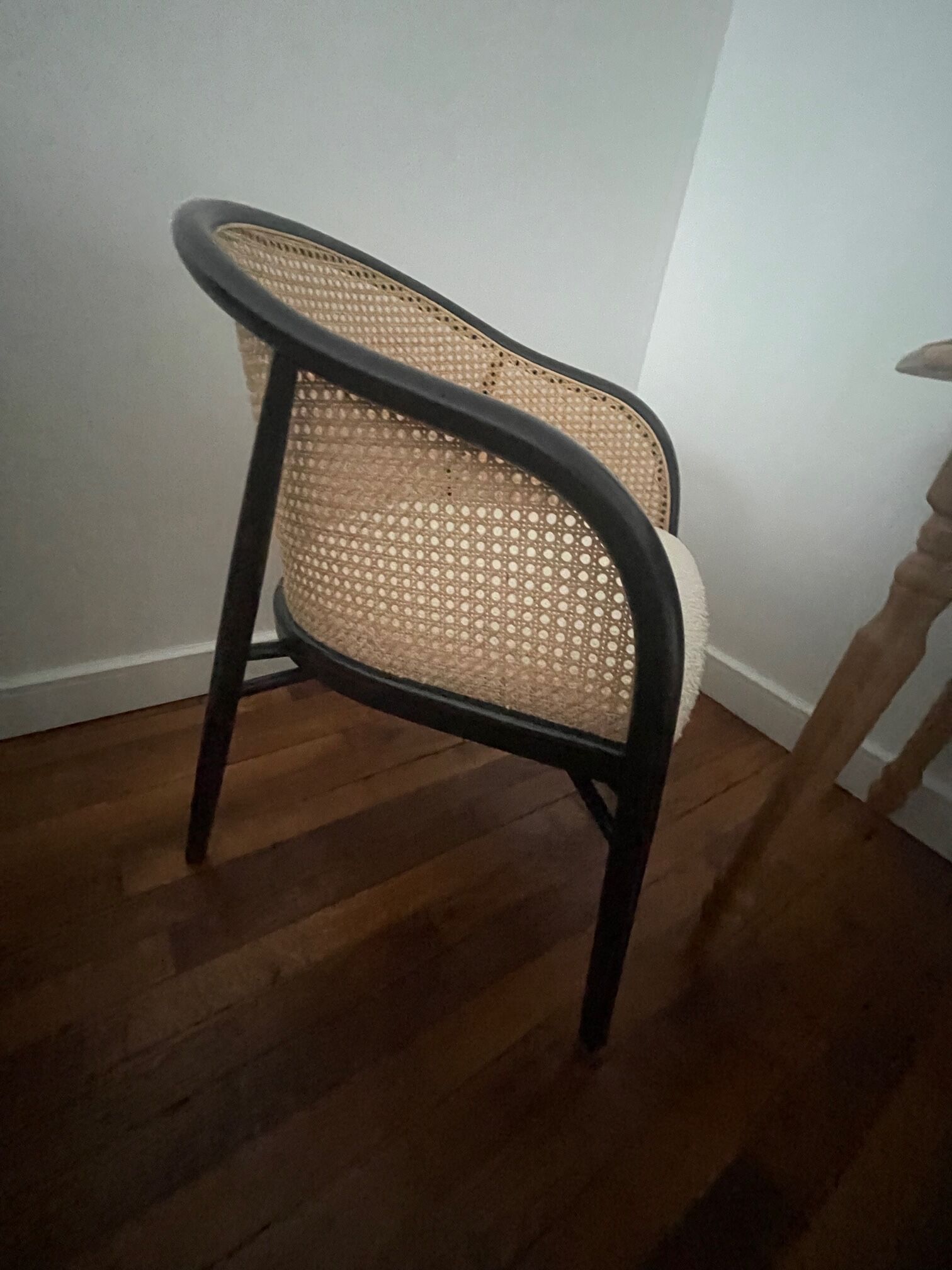 Cream white cannage armchair Cavallo The Socialite Family