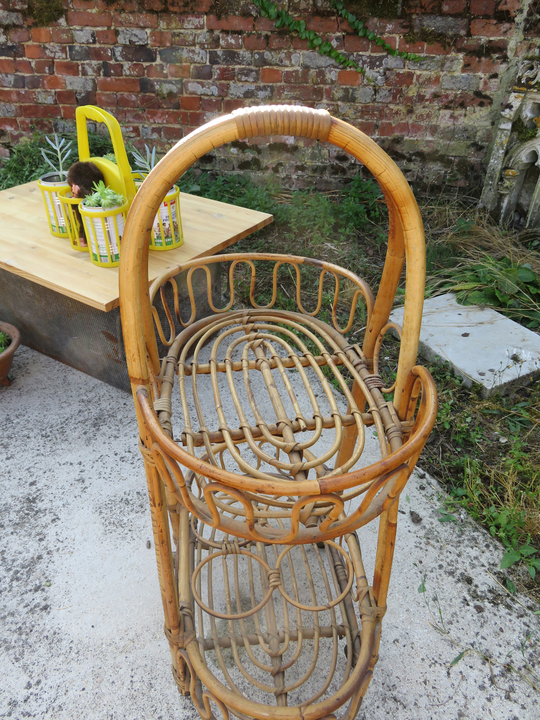 Serving rattan on wheels of the 50s, 60s