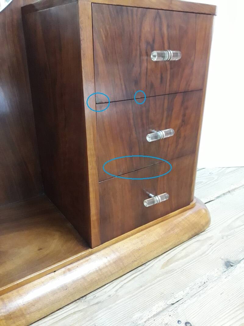 Art Deco dresser, solid walnut, veneer, 3 drawers, mirror.