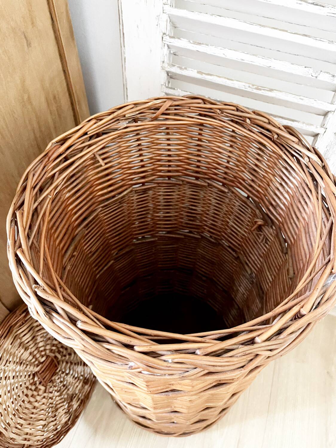Laundry basket