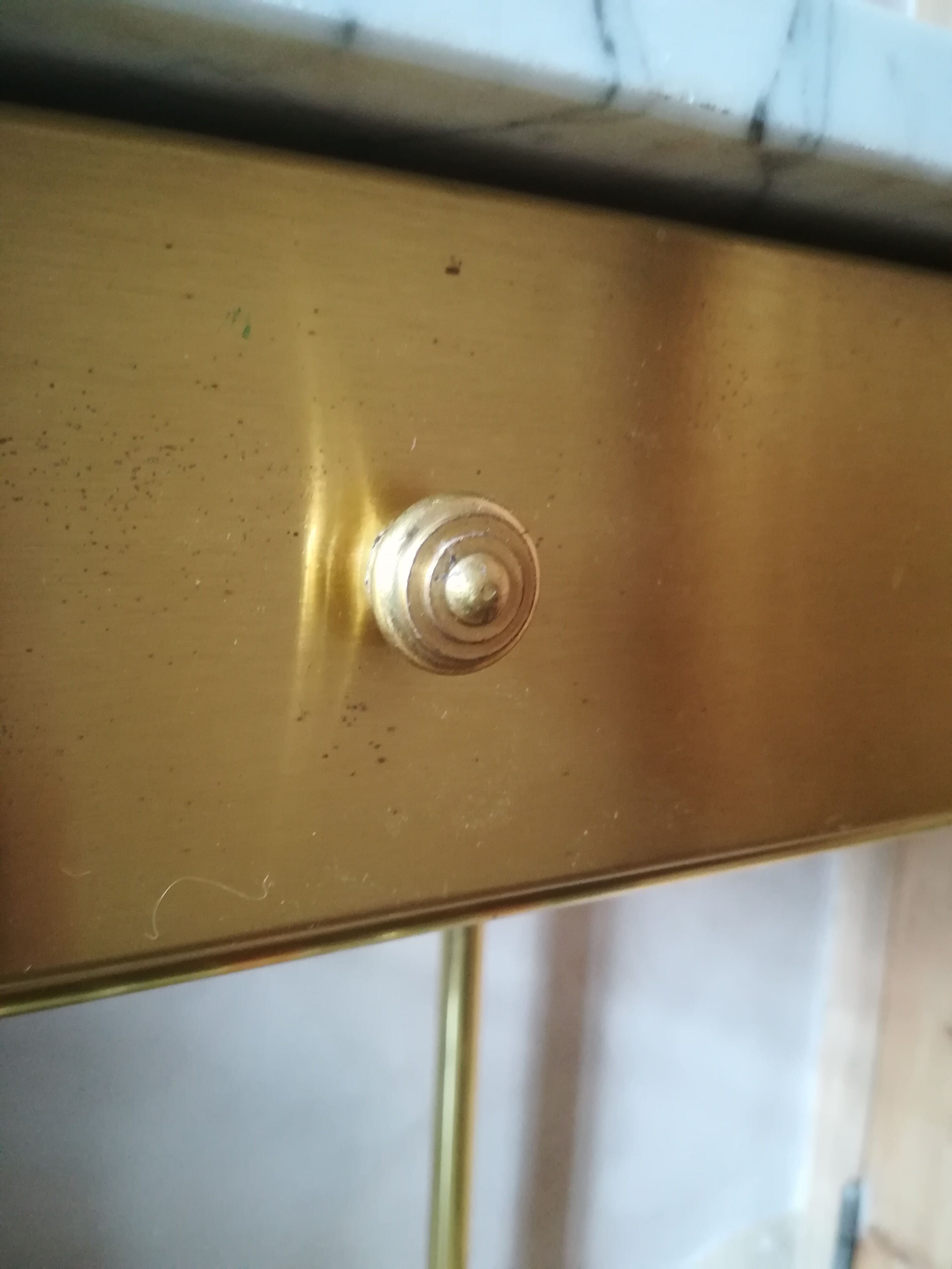 Table d'appoint en laiton et marbre