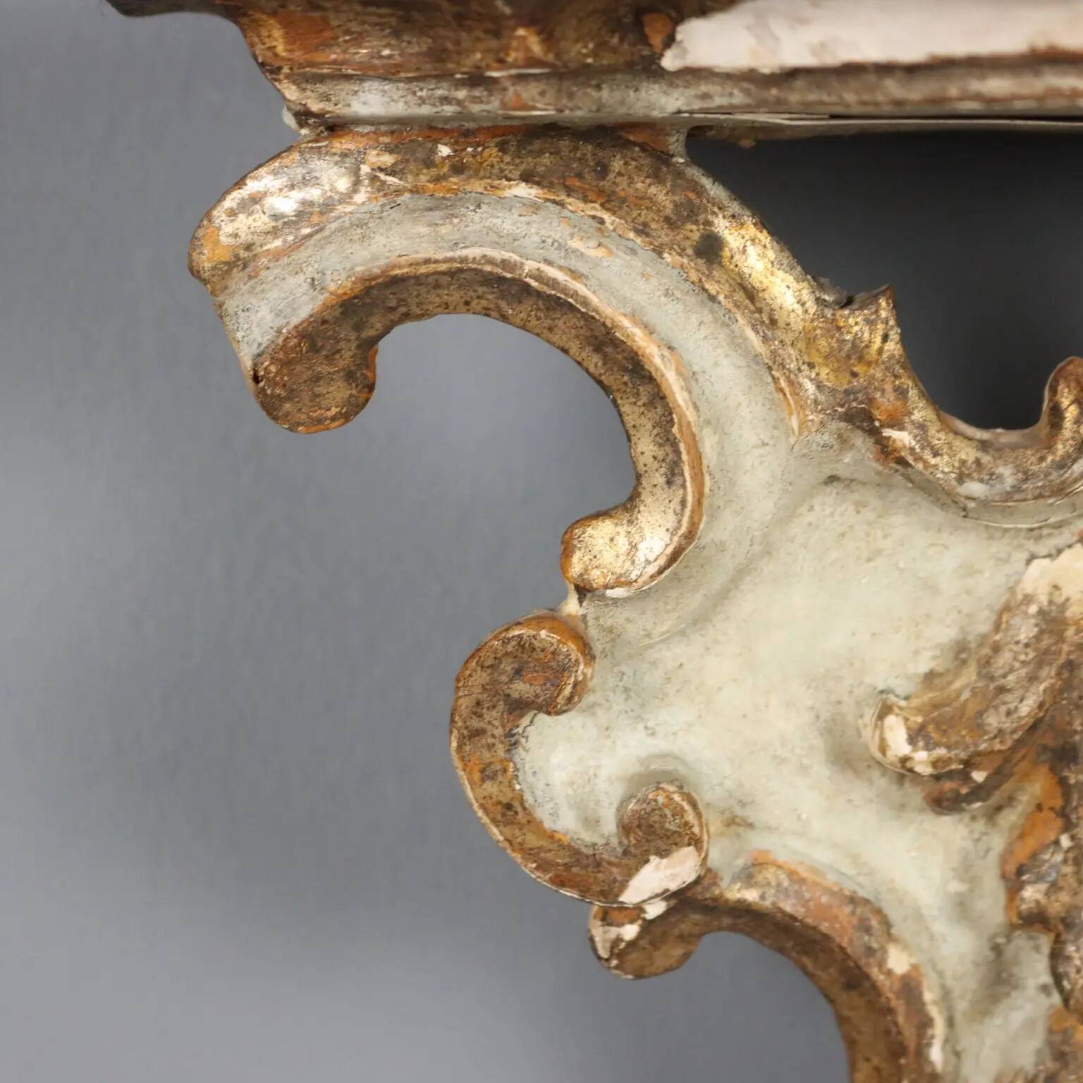Shelf model with a carved wooden mirror, Baroque style, 19th century.