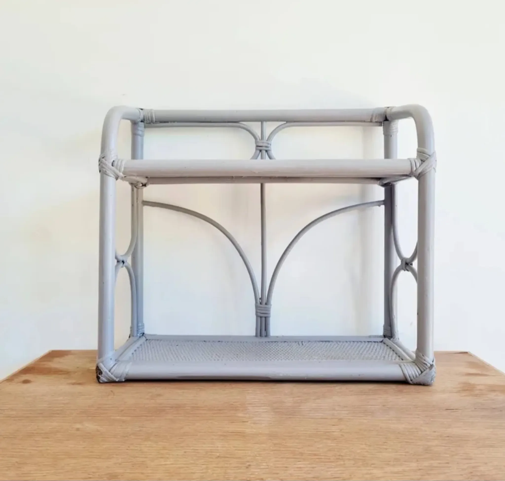Etagère rotin ancienne grise