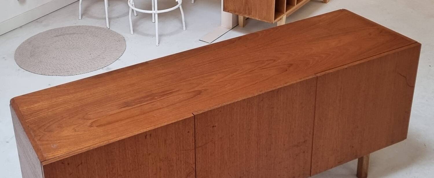 Lowboard du milieu du siècle