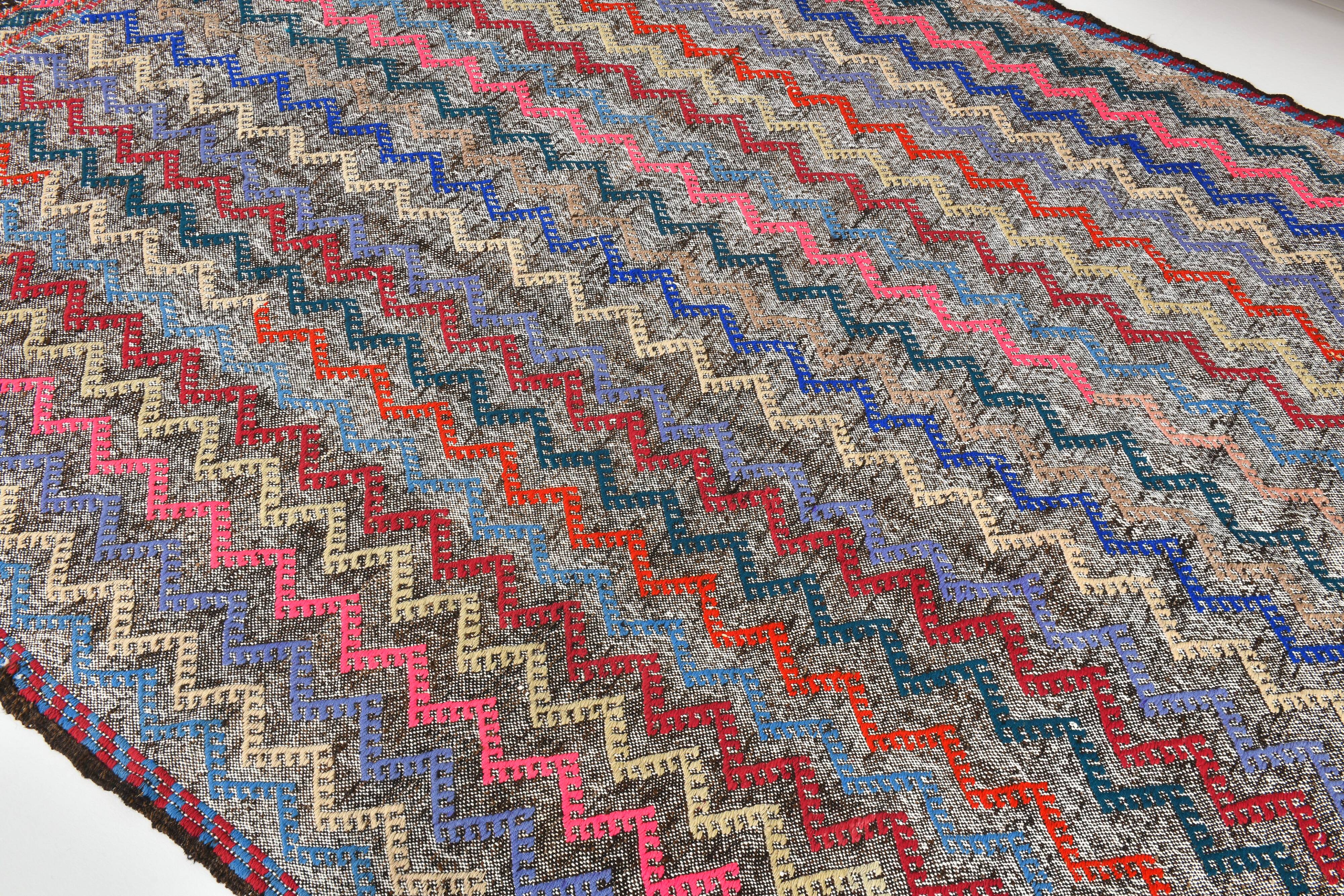 Tapis kilim vintage multicolore à motifs zigzag géométriques, 184x274 cm