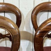 Suite de 8 chaises anglaises en acajou de style Victorien