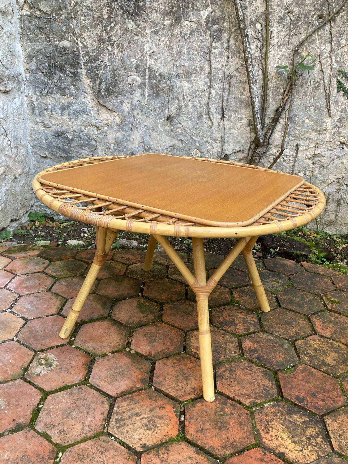 Vintage rattan lounge