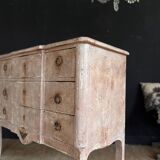 Patinated chest of drawers