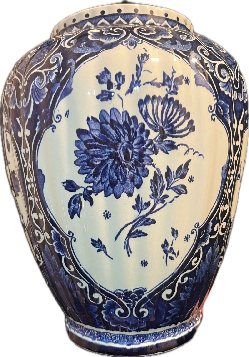 Vintage Delft Blue Ginger Jar: large blue and white ceramic vase