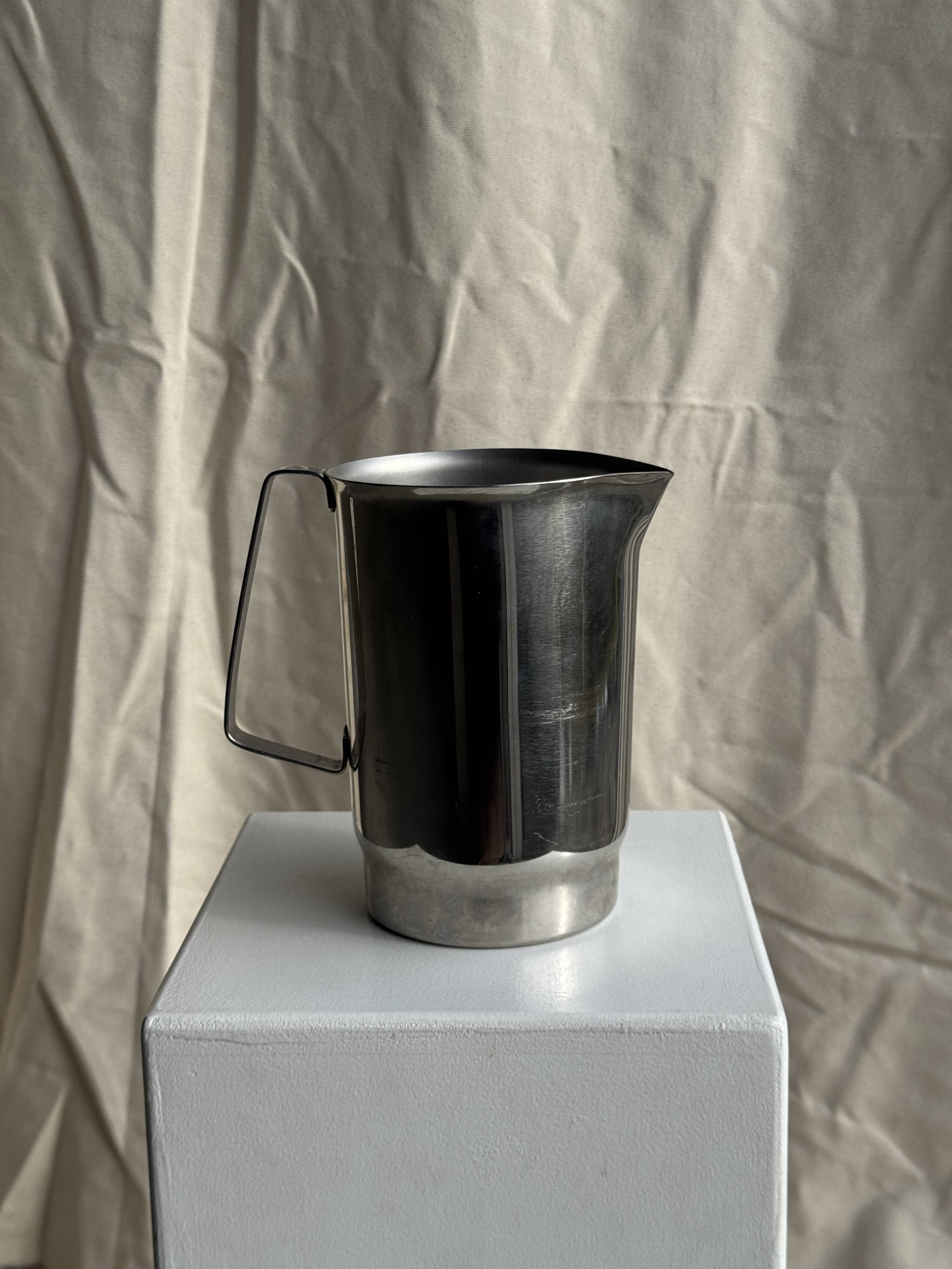 Large silver-plated jug H20 D14.5