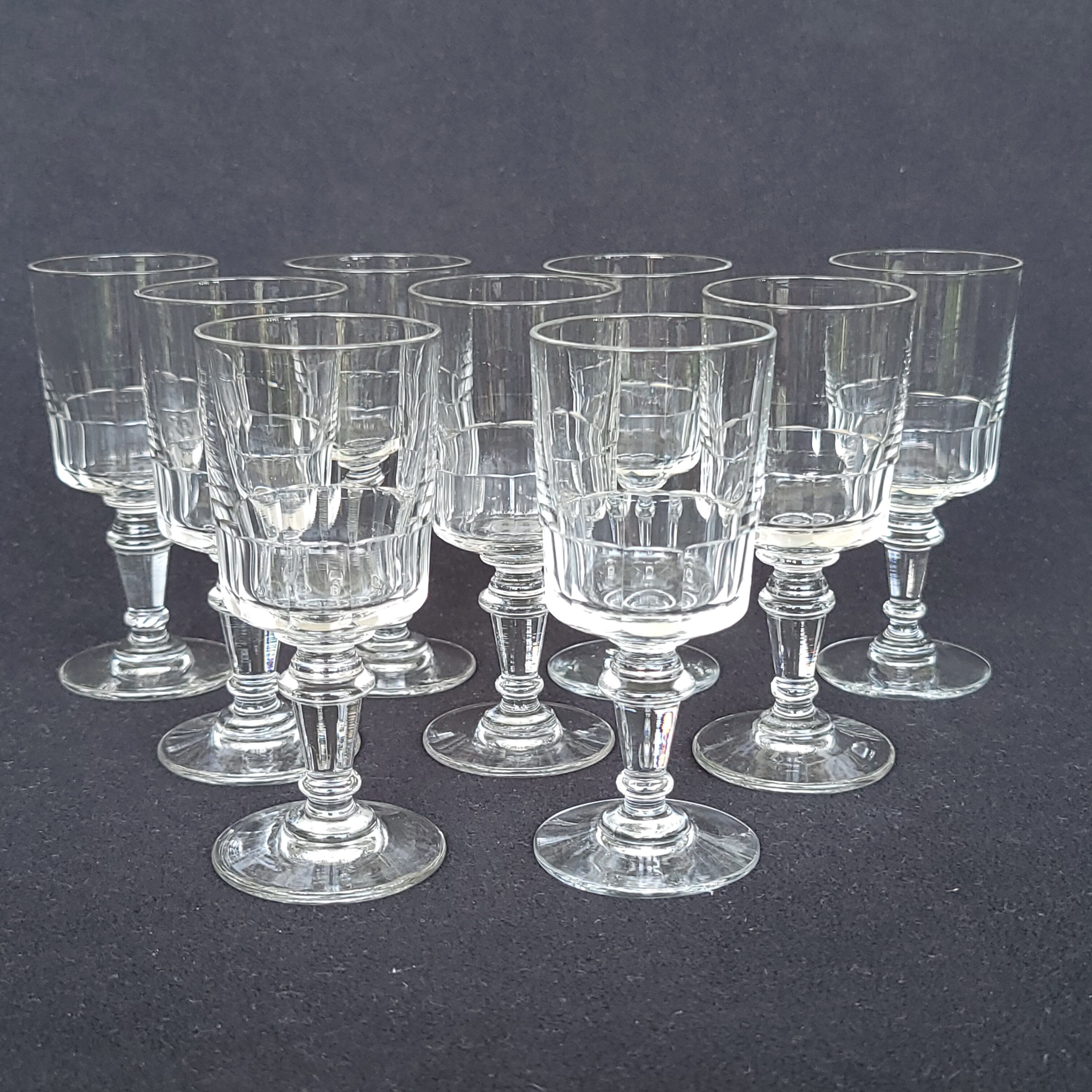 9 old wine glasses or liqueur XIXth in glass cut with 11 sides