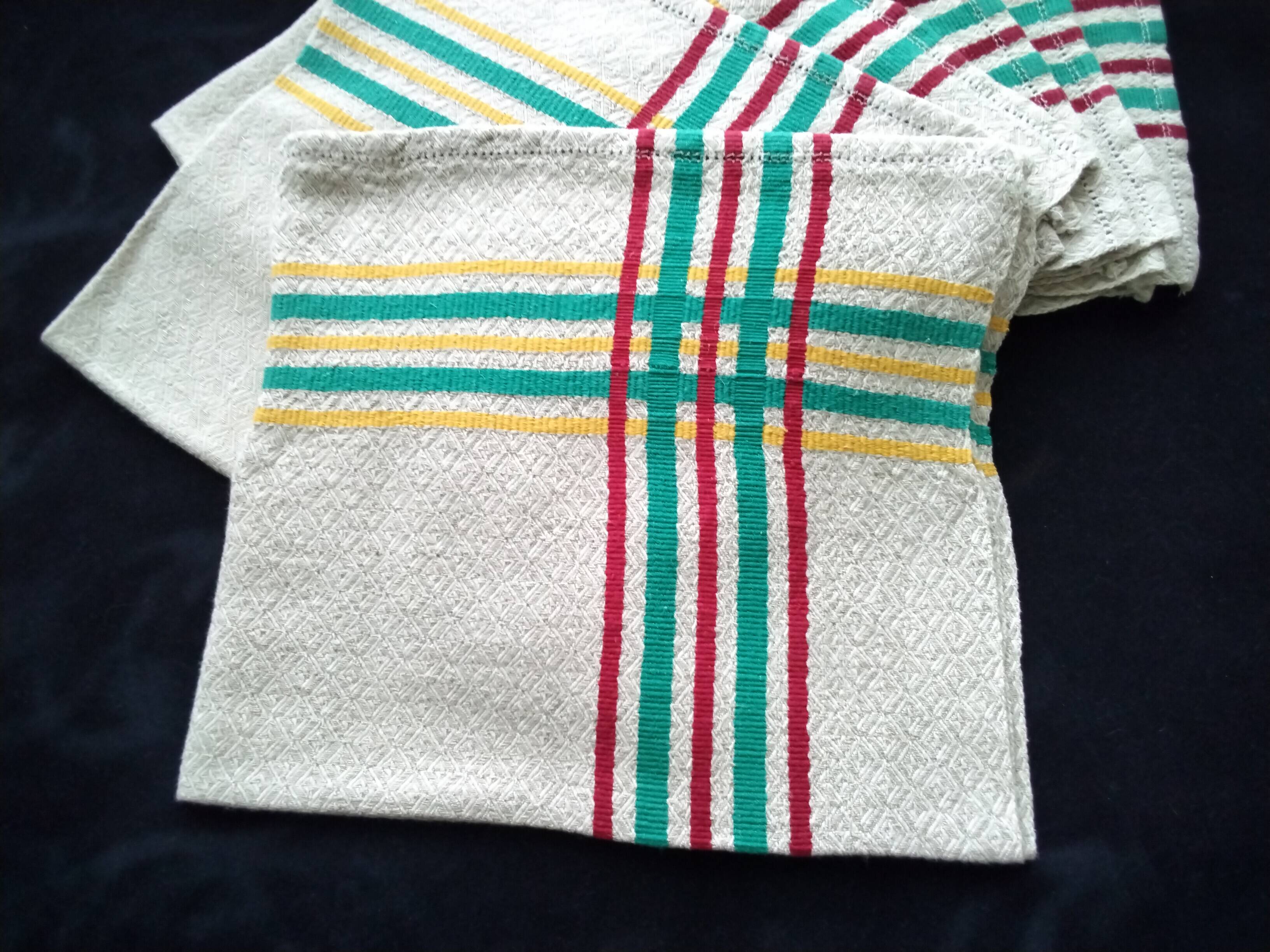 6 Basque linen napkins