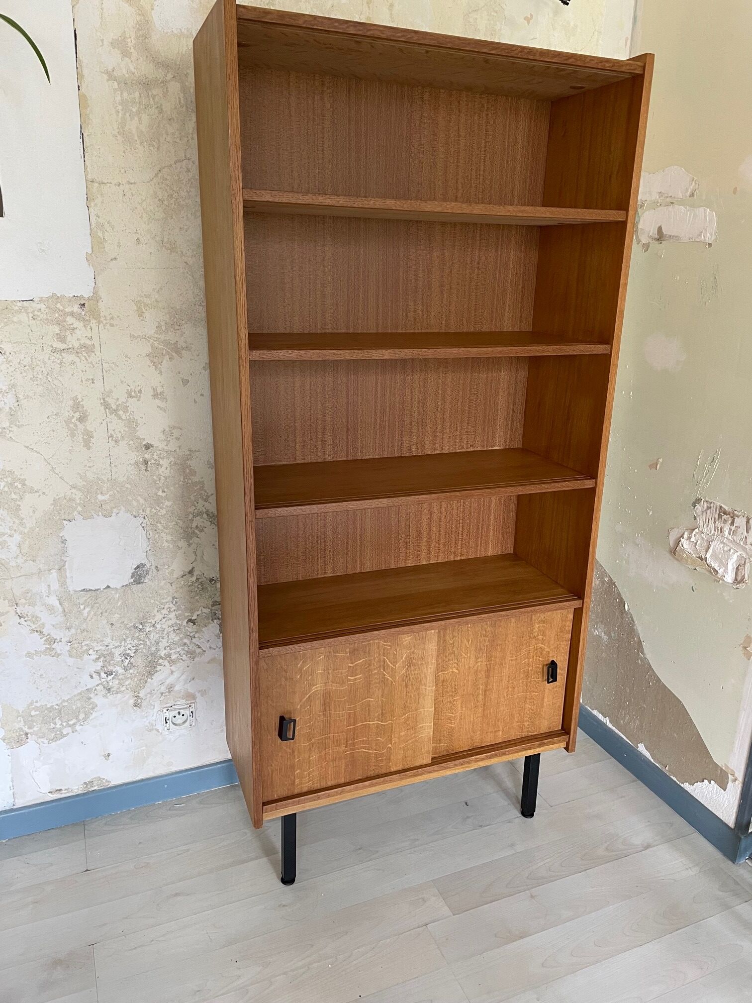 Vintage bookcase refurbished