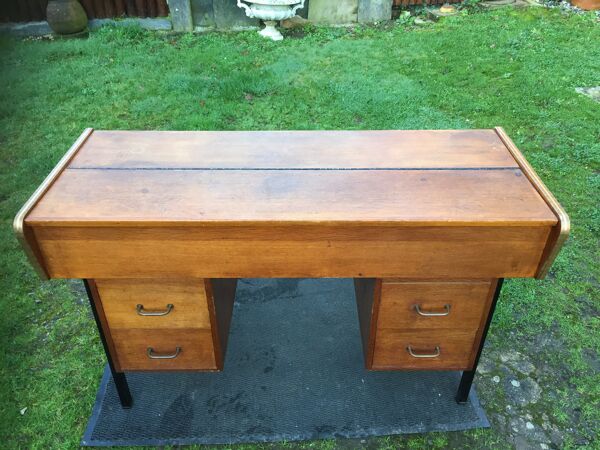 Table bureau console vintage en chêne à piétement en tube de métal carré (machine à tricoter)