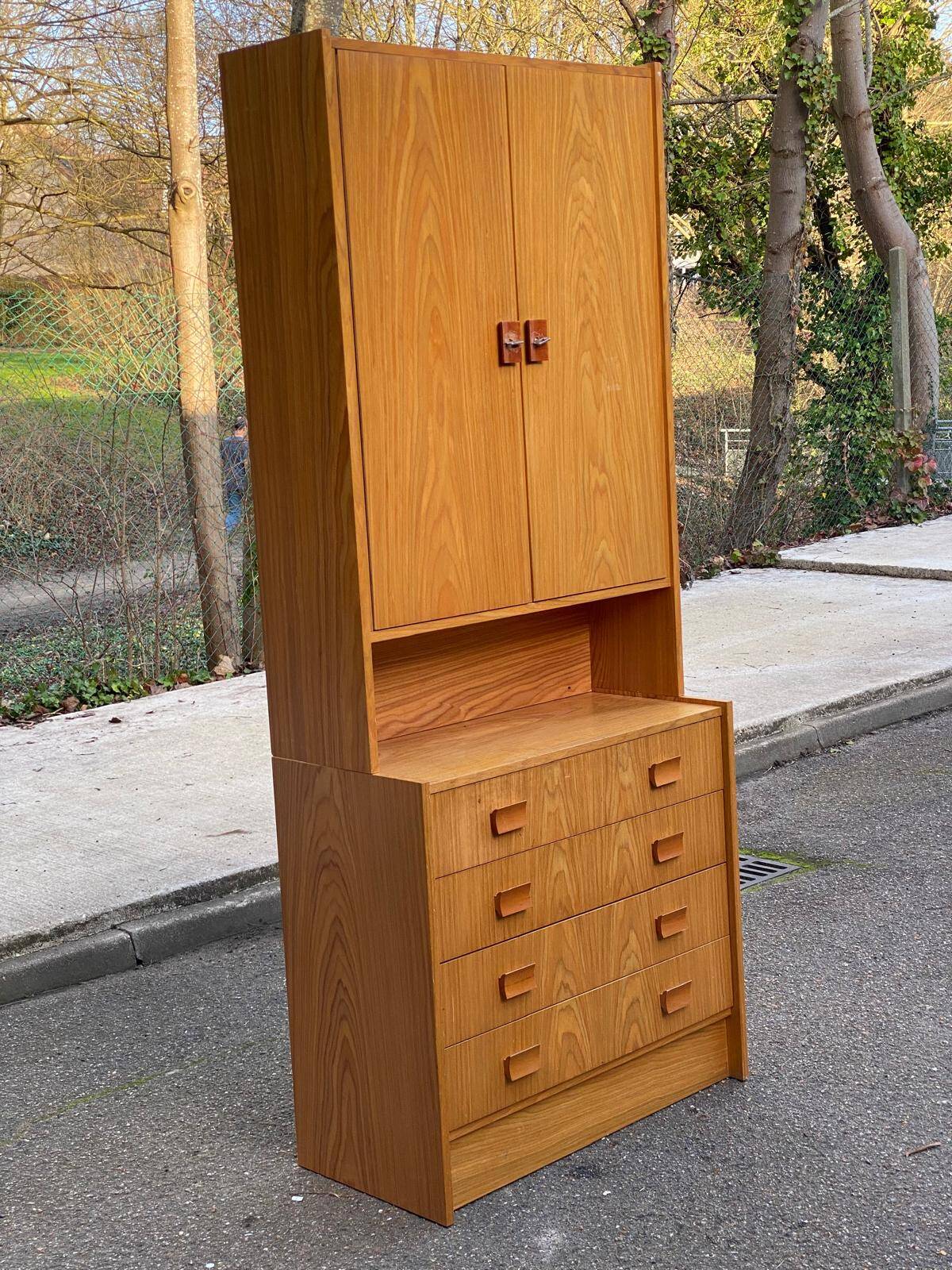 Scandinavian wardrobe with 2 sections in oak from the 1970s.