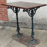 Old bistro table/foot cast iron floral decoration