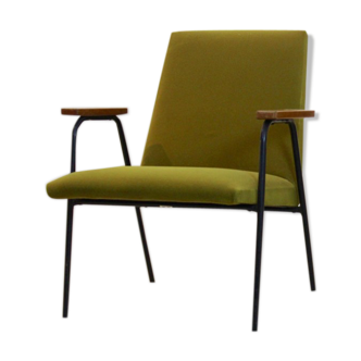 Pierre Guariche armchair by Meurop