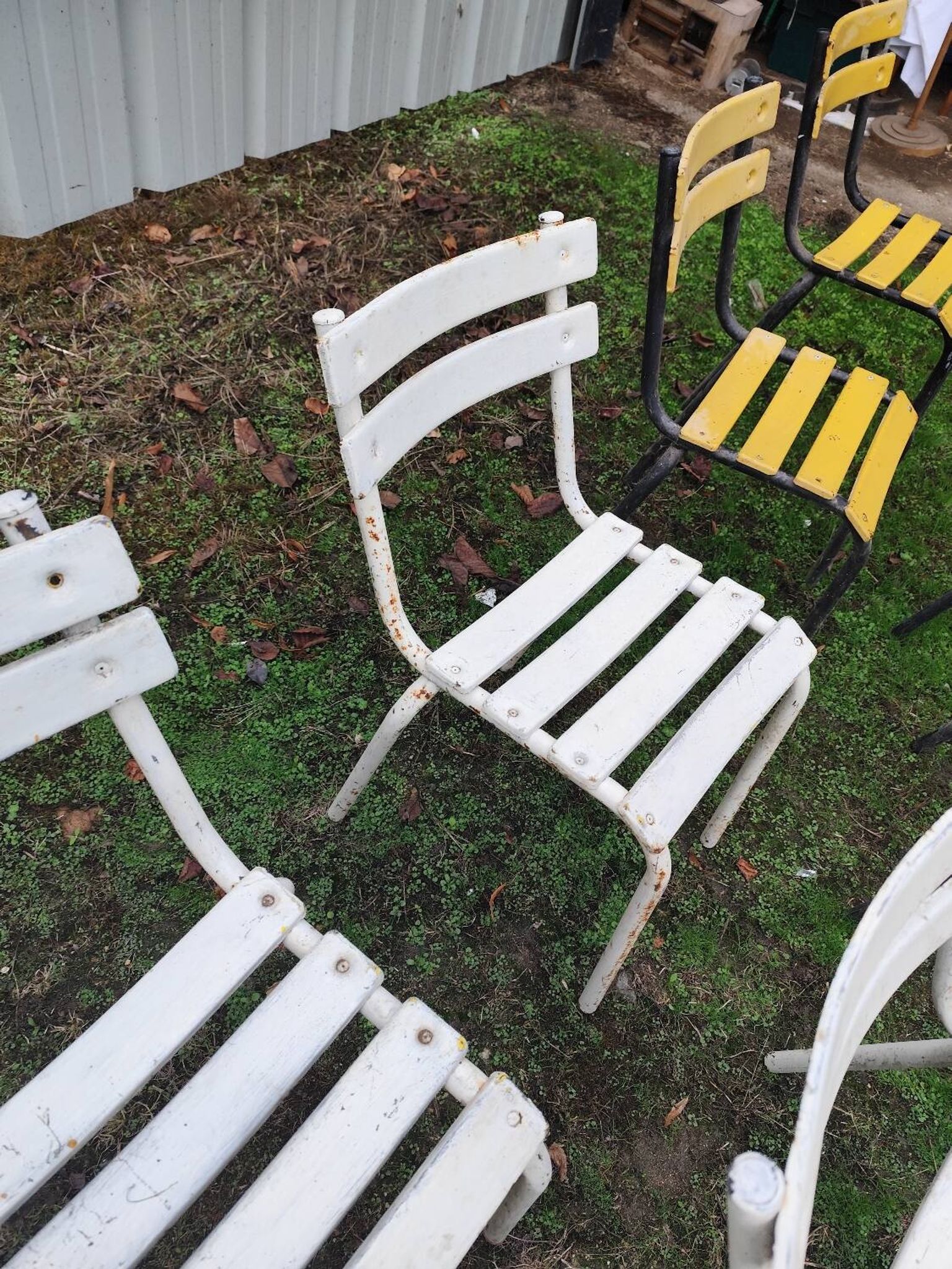 Set of 13 garden chairs made of iron slats and tubes