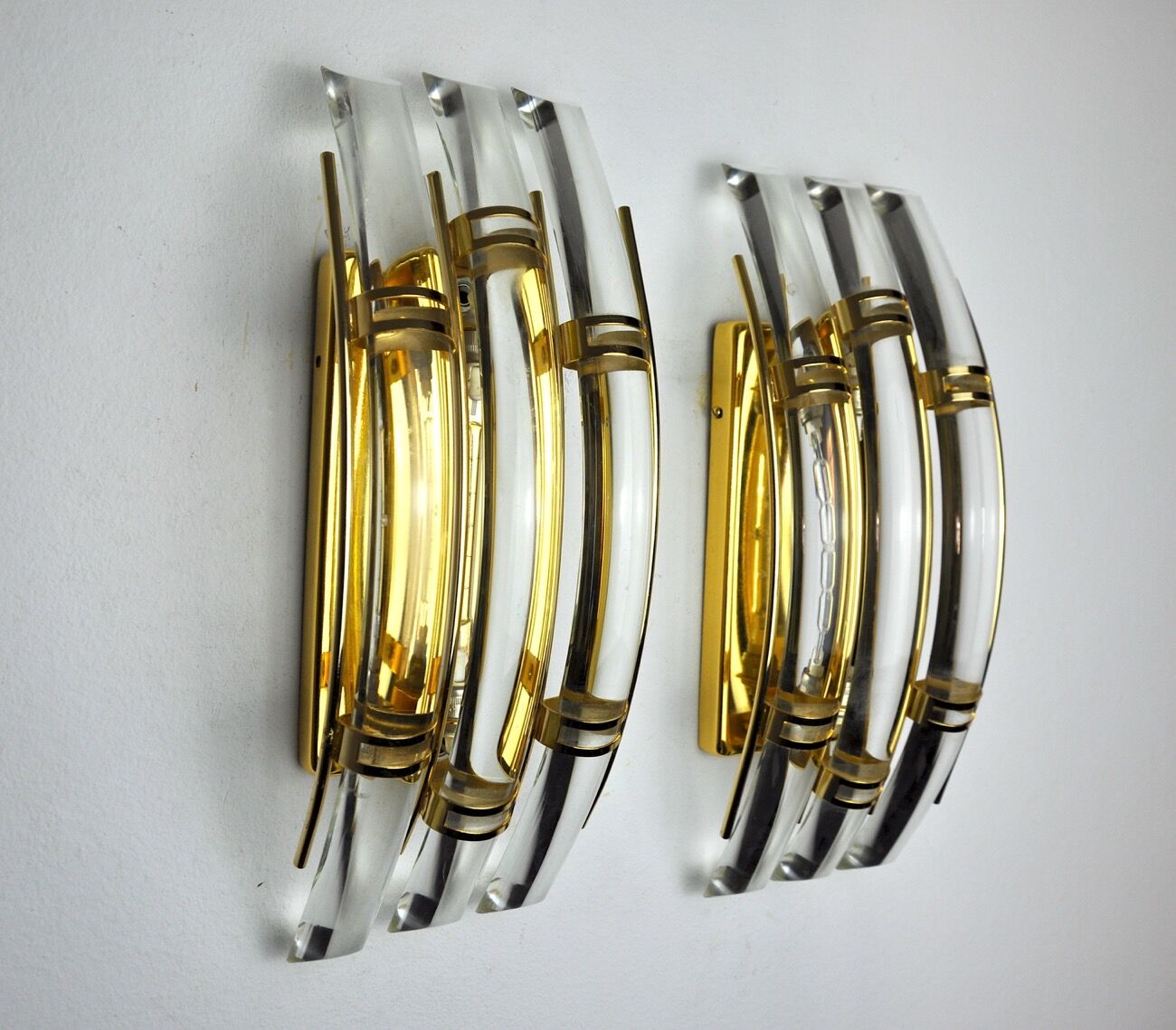 Paired of Venini wall lamps, Murano glass, Italy, 1970