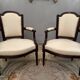 Paire de fauteuils en noyer d'epoque louis xvi vers 1770