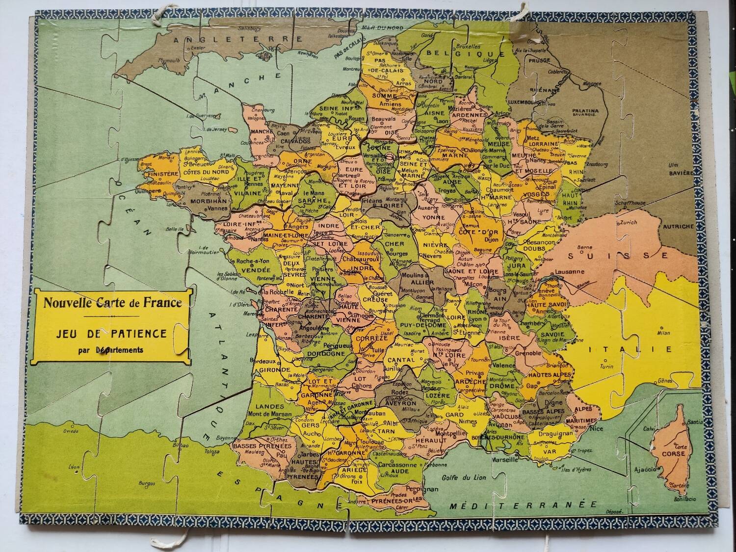 Patience game puzzle France by department Saussine antique
