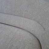 "Crapaud" bench in the richly decorated Napoleon III style.