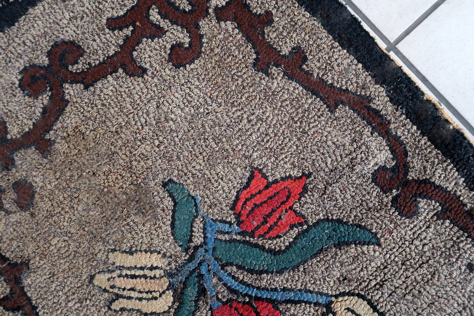 Tapis Hooked antique américain – 63 x 101 cm – Motif floral - 1C977