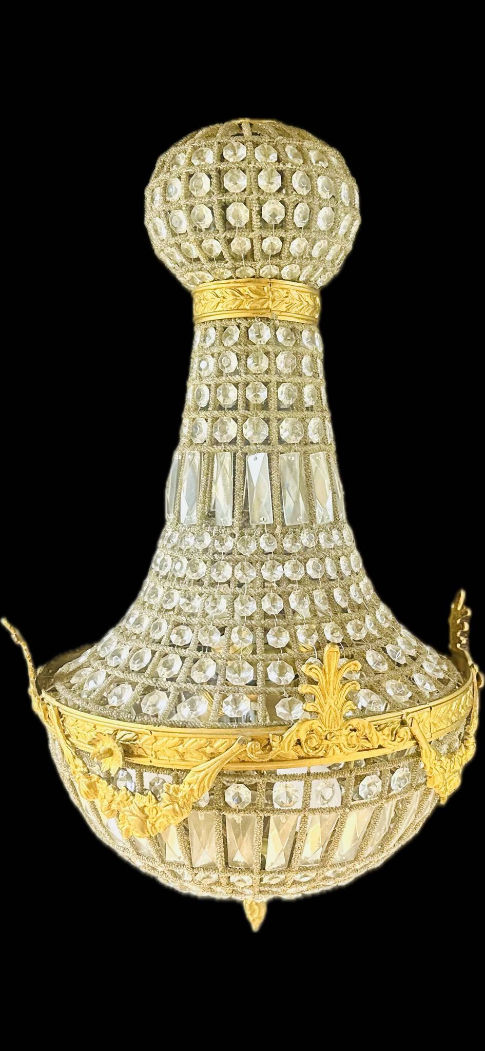 Large Montgolfiere chandelier in gilded bronze and faceted glass pendants