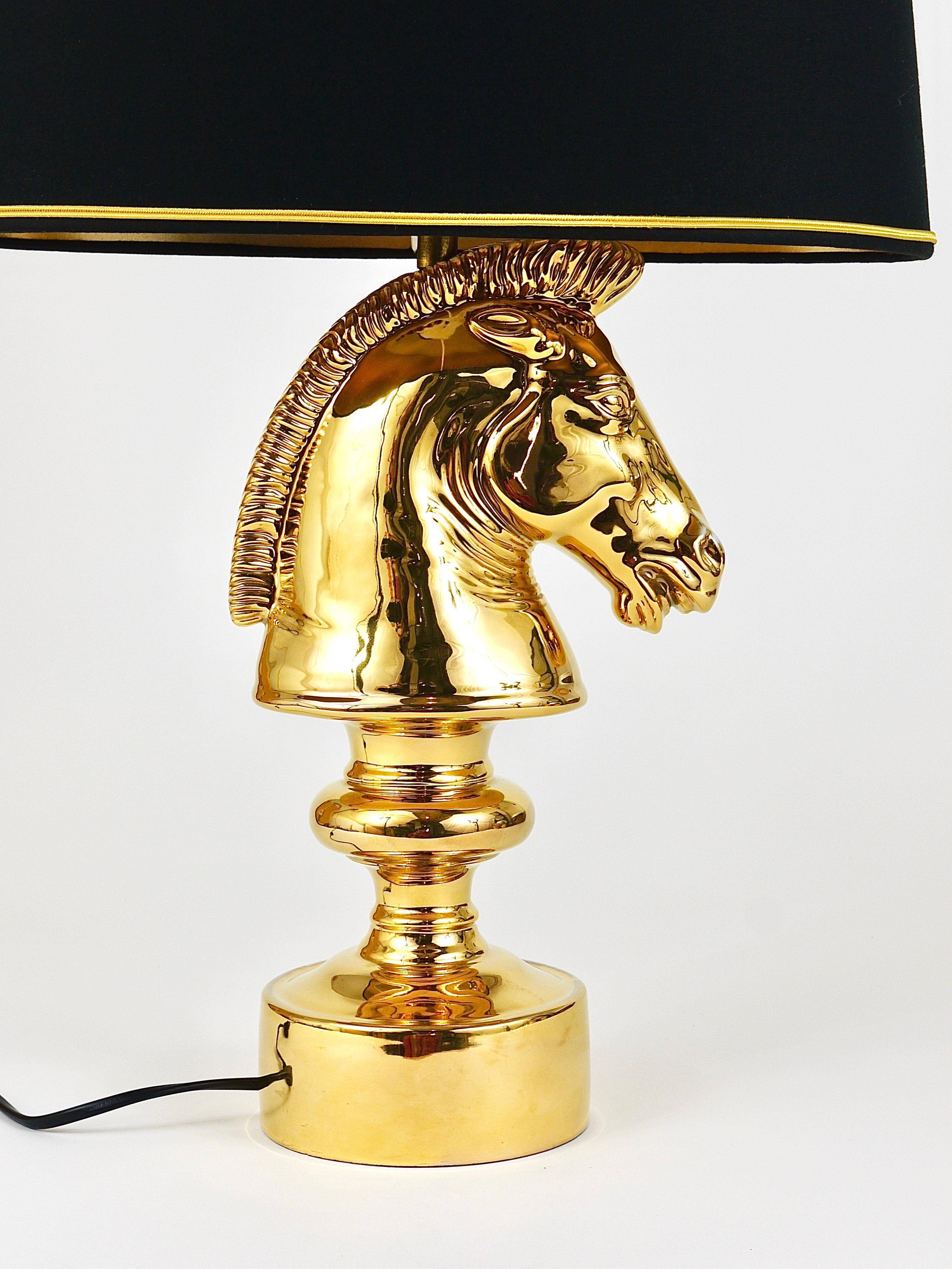 Sculptural Hollywood Regency table lamp in the shape of a horse from the 1970s.