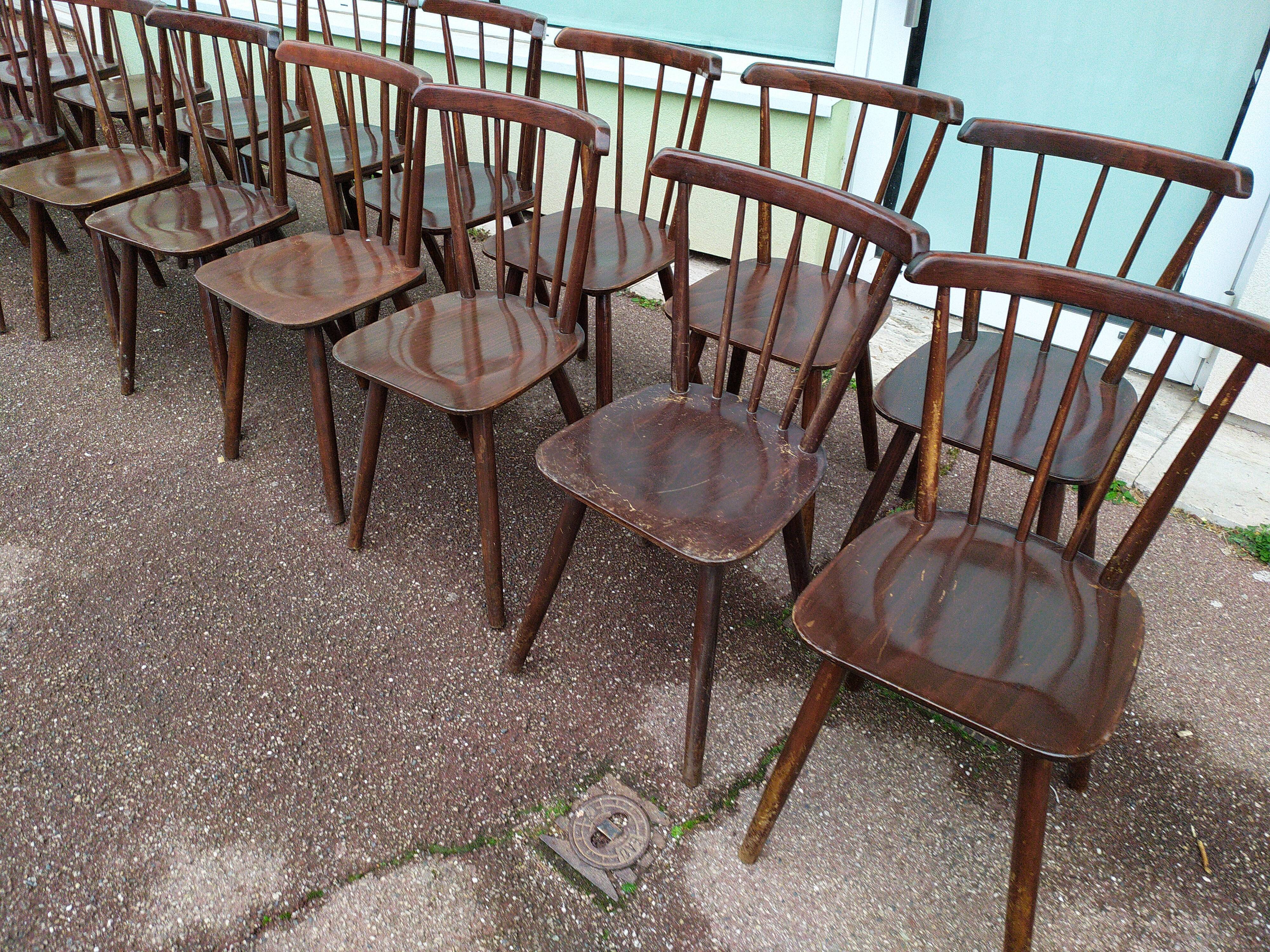 Lot de 20 chaises de bistrot bois - vintage