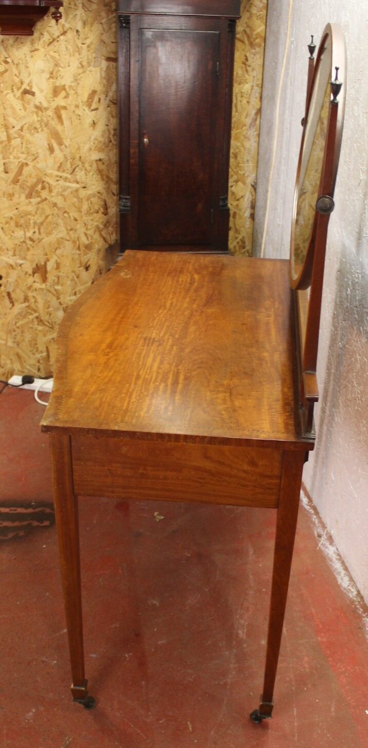 Mahogany dressing table
