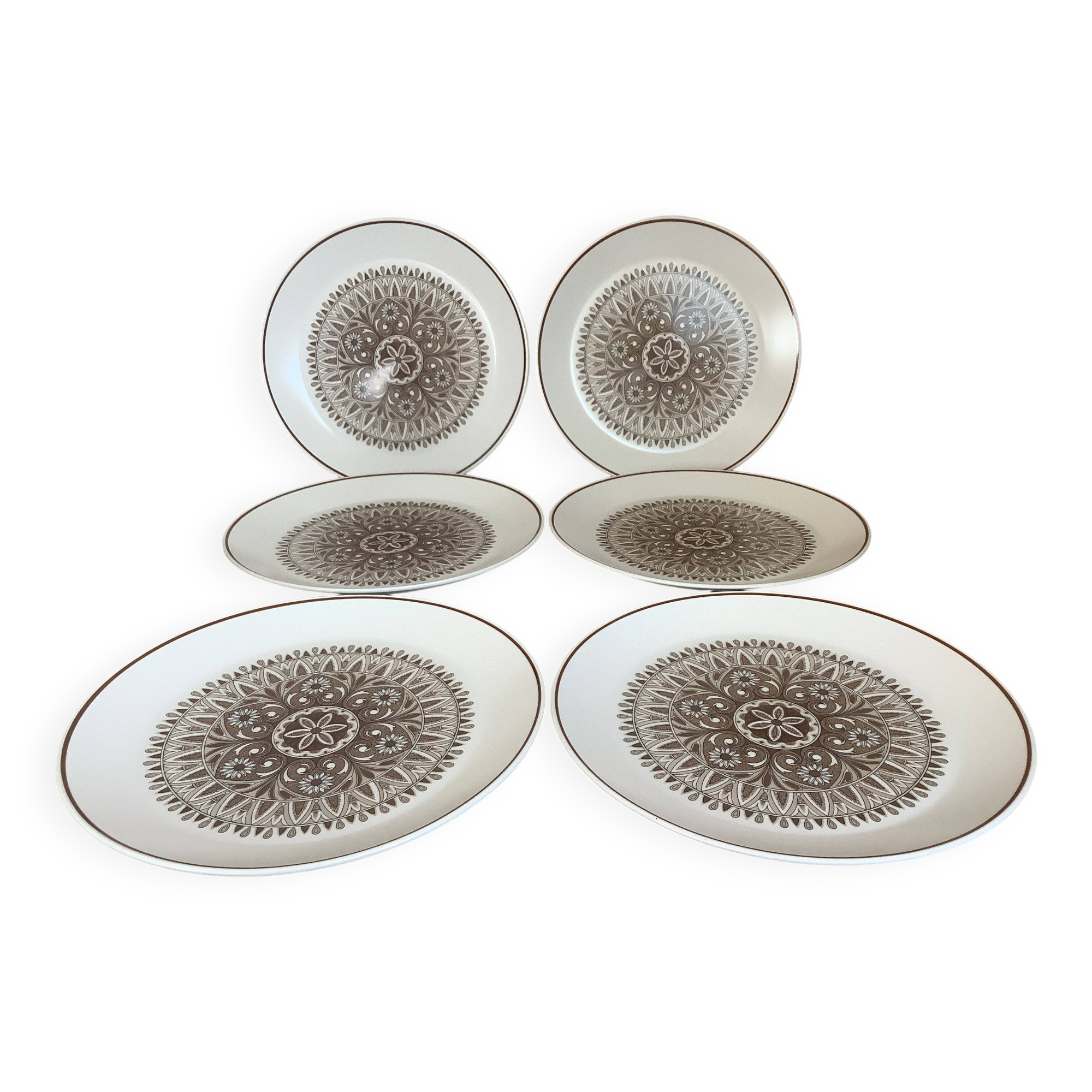 Six large flat plates of Japanese noritake