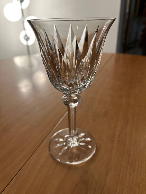 Verres à vin en cristal taille Saint Louis