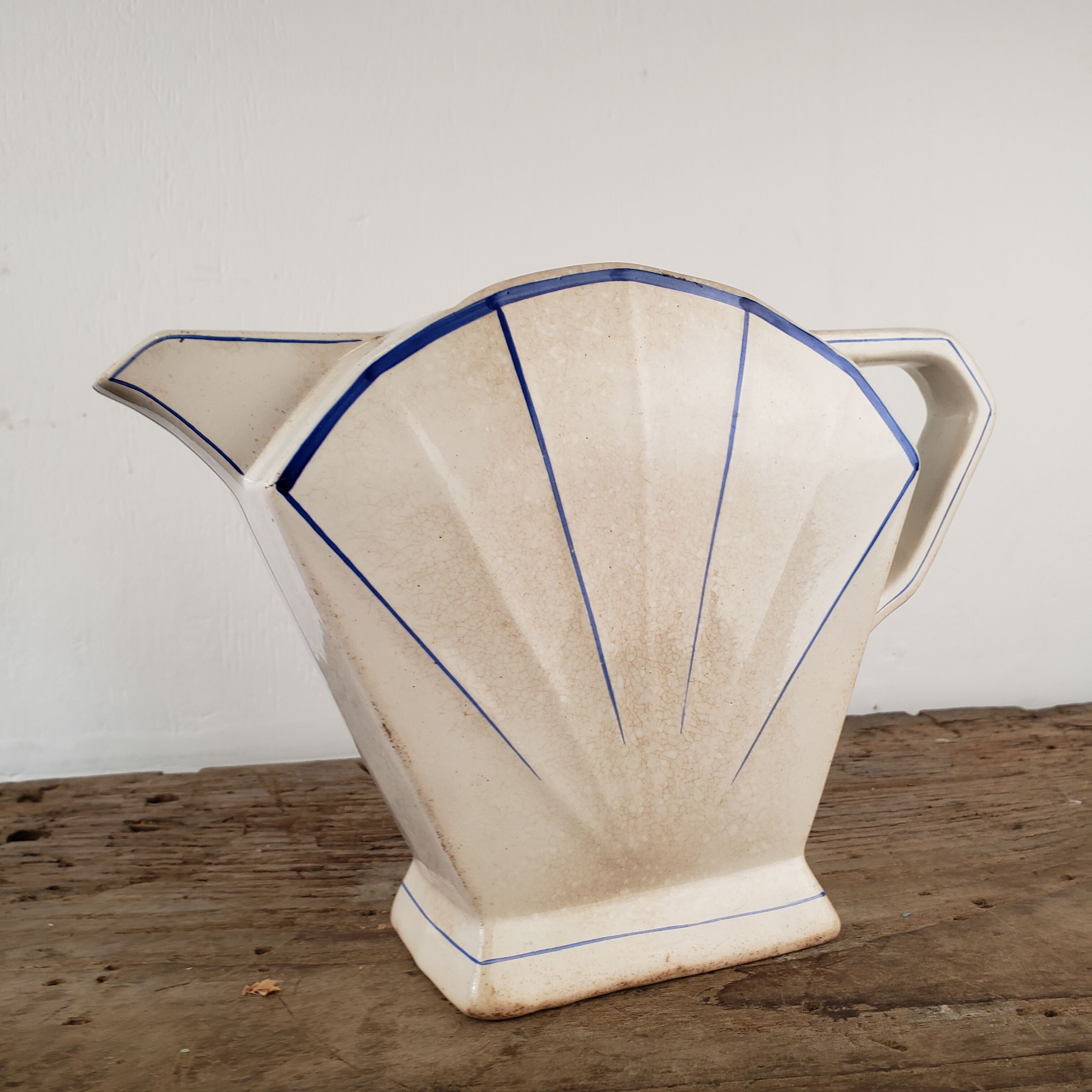 Decorative pitcher (Sté Amandinoise)