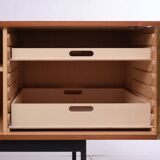 B40 sideboard, by Dieter Wäckerlin for Behr. Teak wood