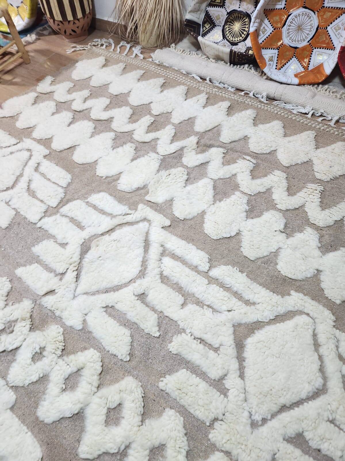 Berber rug with natural geometric patterns 3*2m