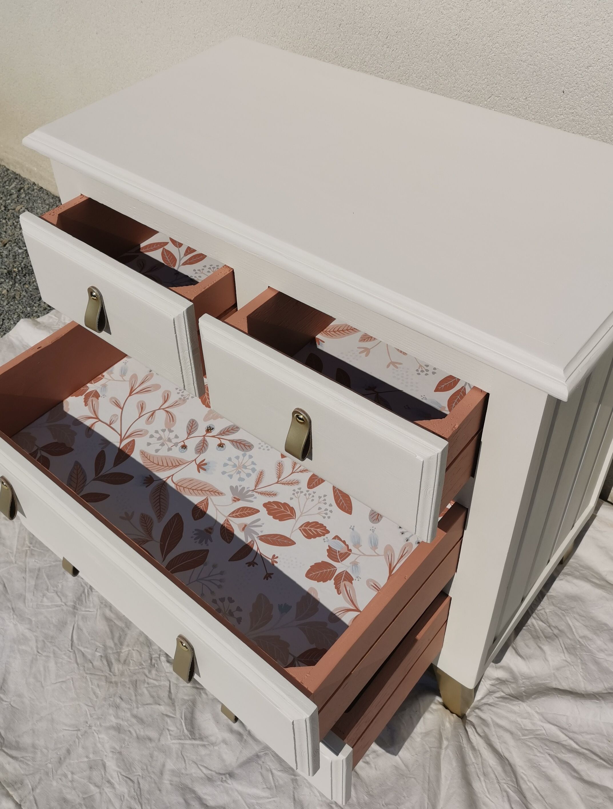 Chest of drawers
