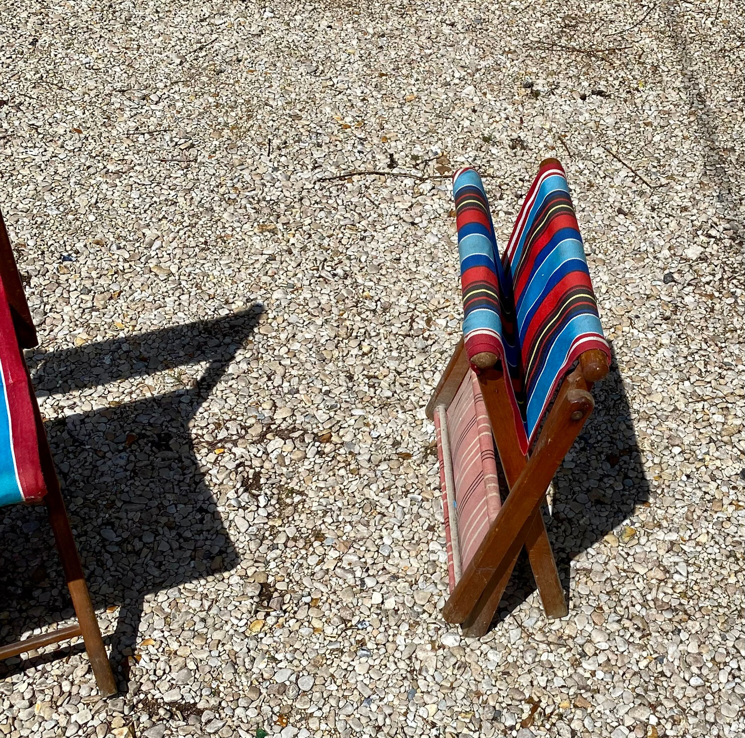 3 vintage folding chairs in canvas and wood