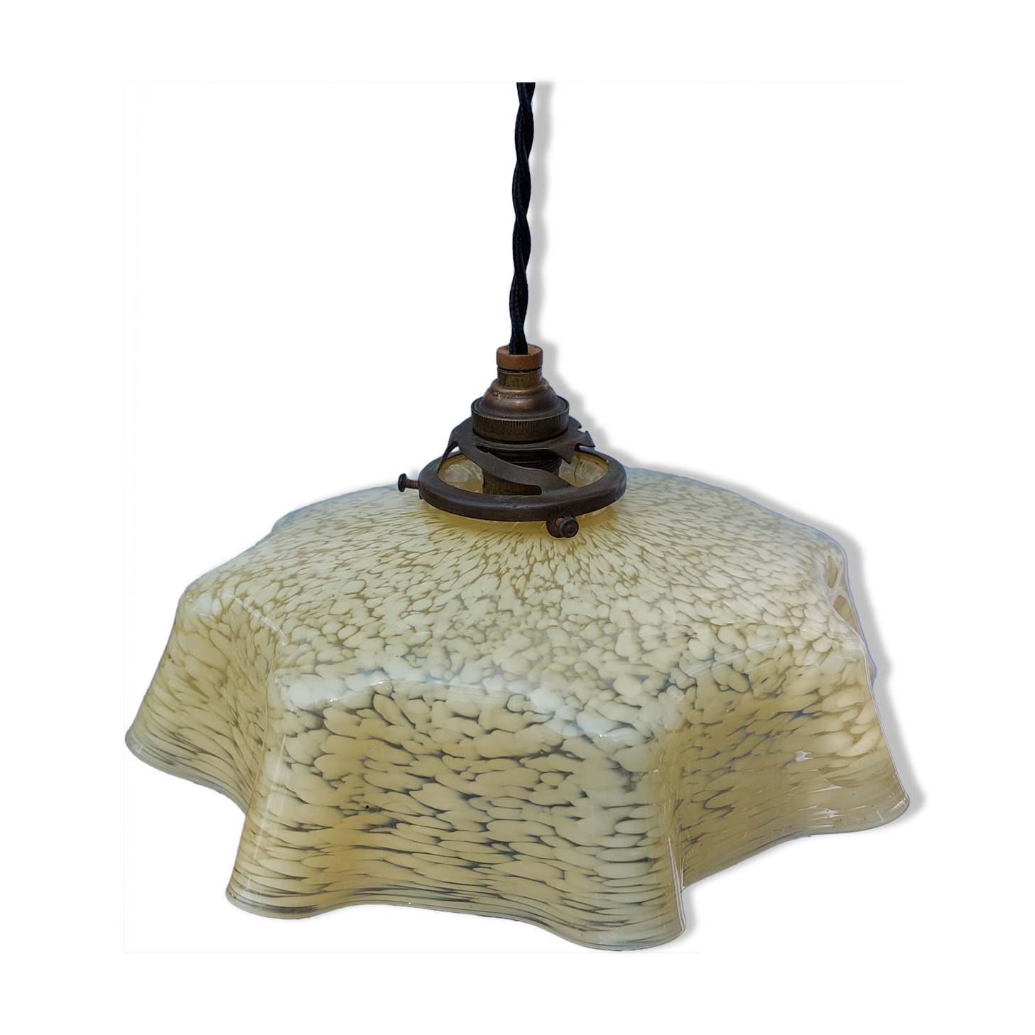 Yellow clichy glass suspension