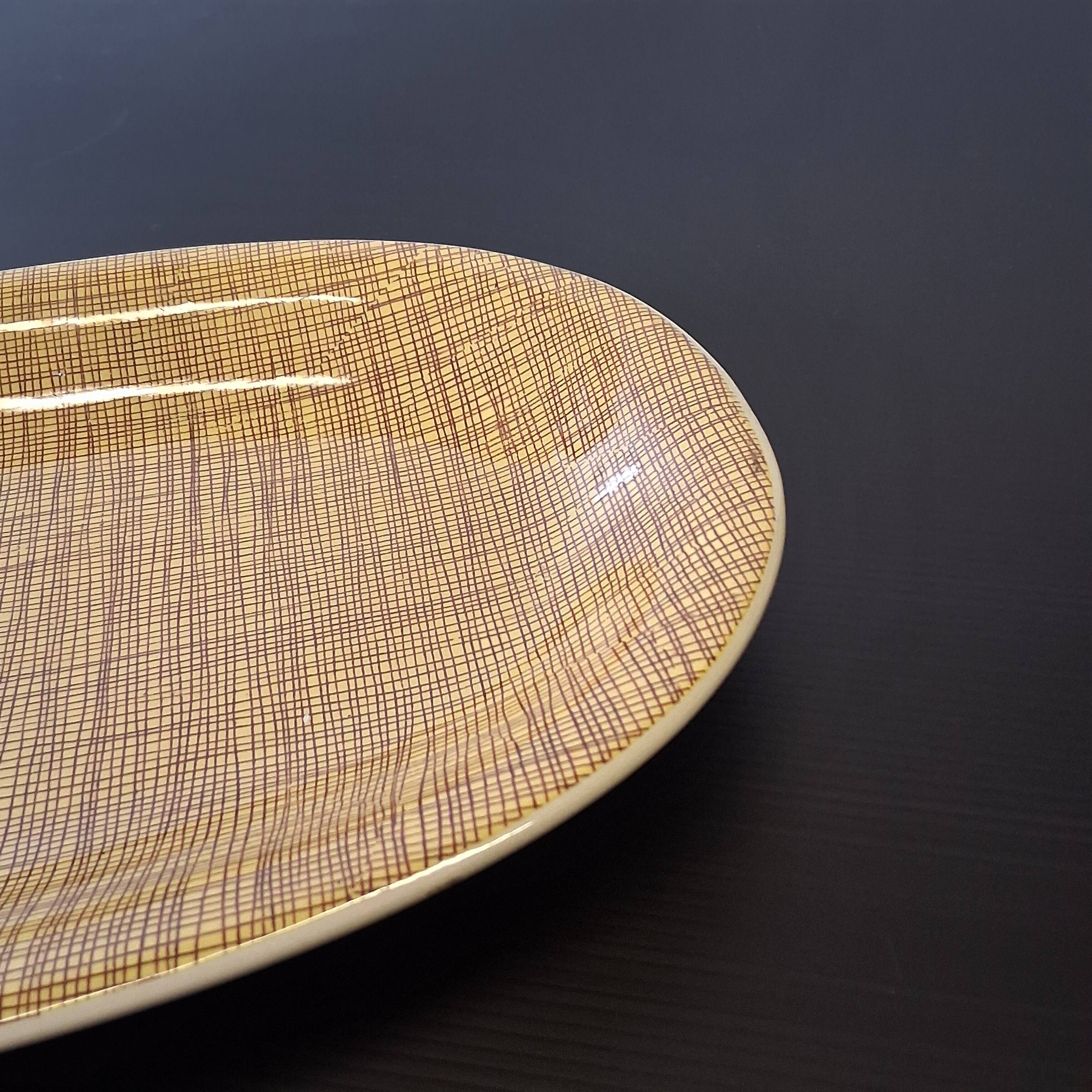 Very nice long dish from Villeroy & Boch model "Bern" in very good condition.