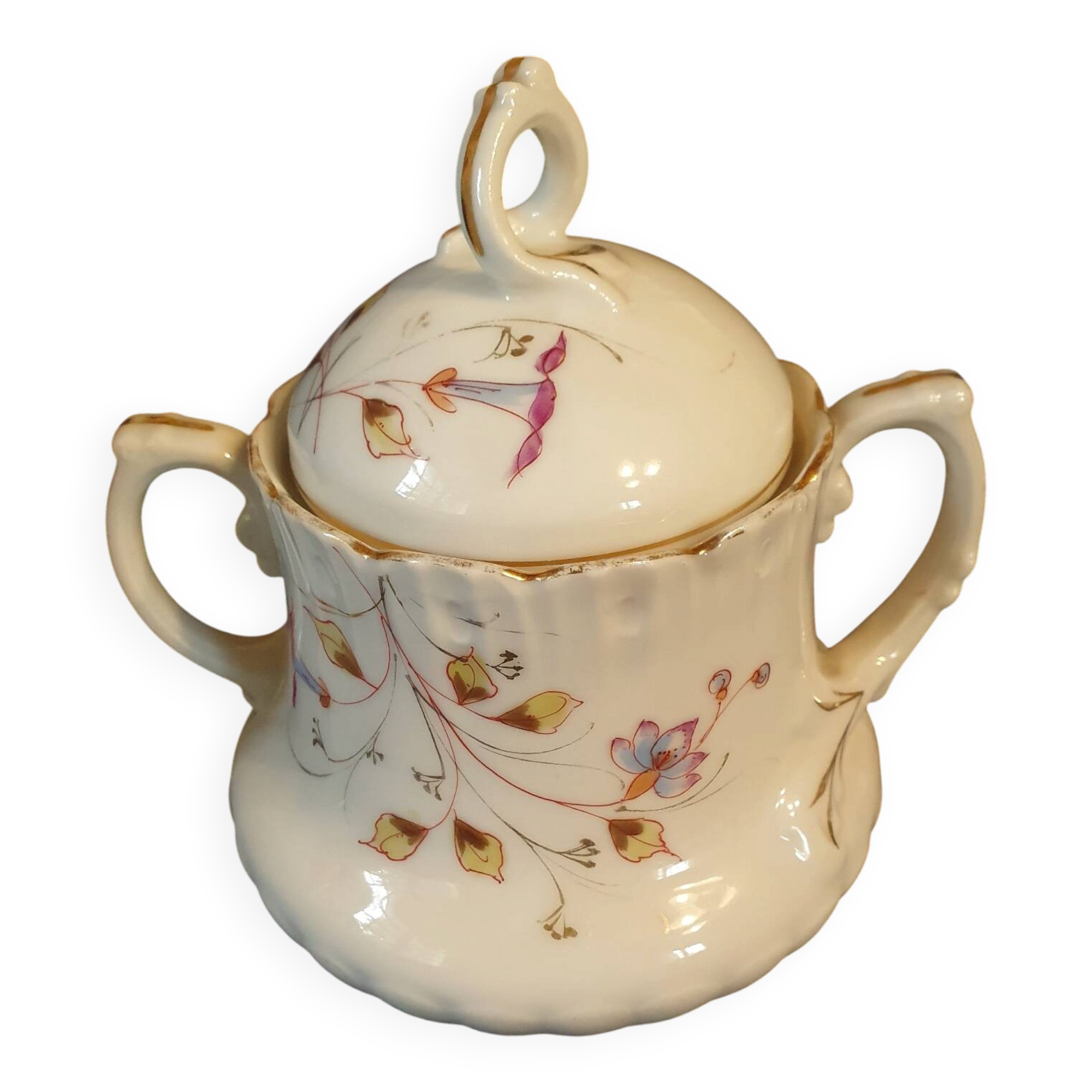Beautiful sugar bowl in fine Limoges porcelain from the late 19th to early 20th century.