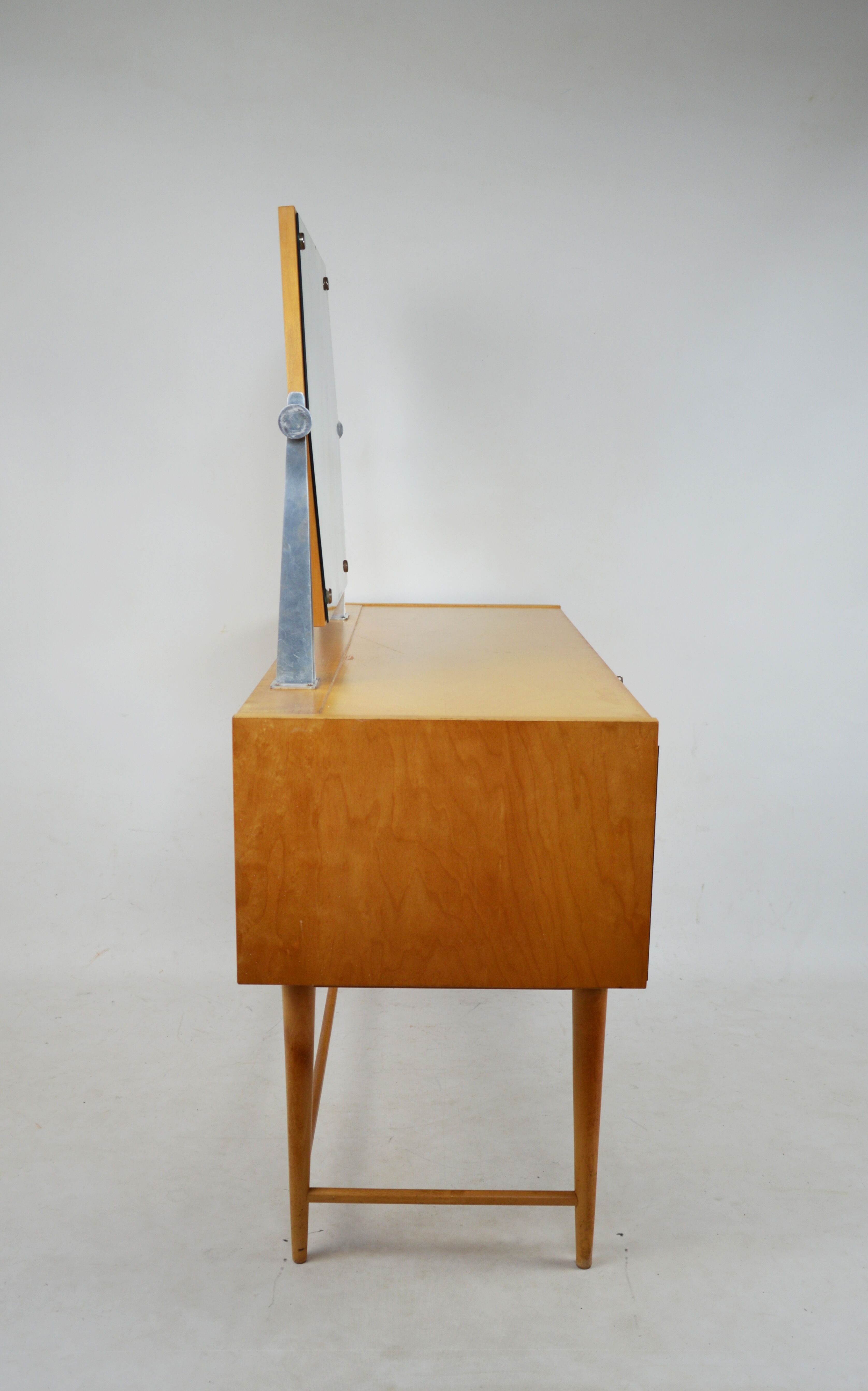 1970s dressing table